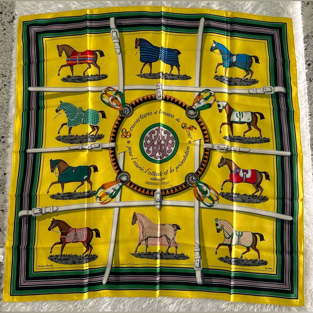 Hermes‎ Couvertures et Tenues de Jour 90cm Silk Scarf